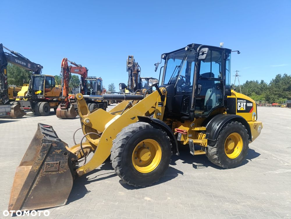 Caterpillar 908M - 5