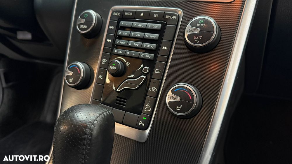 Volvo XC 60 D5 AWD Aut. RDesign - 20