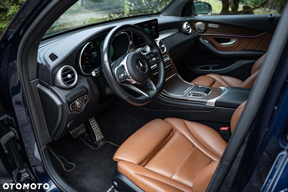 Mercedes-Benz GLC 200 4Matic 9G-TRONIC AMG Line - 21