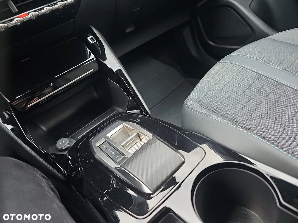 Peugeot 2008 1.2 PureTech Allure S&S EAT8 - 14