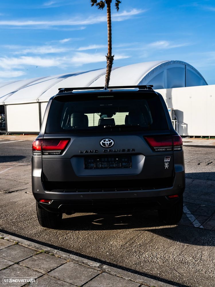 Toyota Land Cruiser - 8