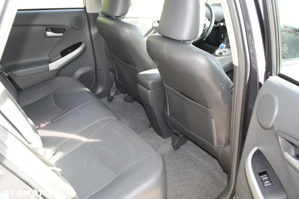 Toyota Prius (Hybrid) Executive - 20