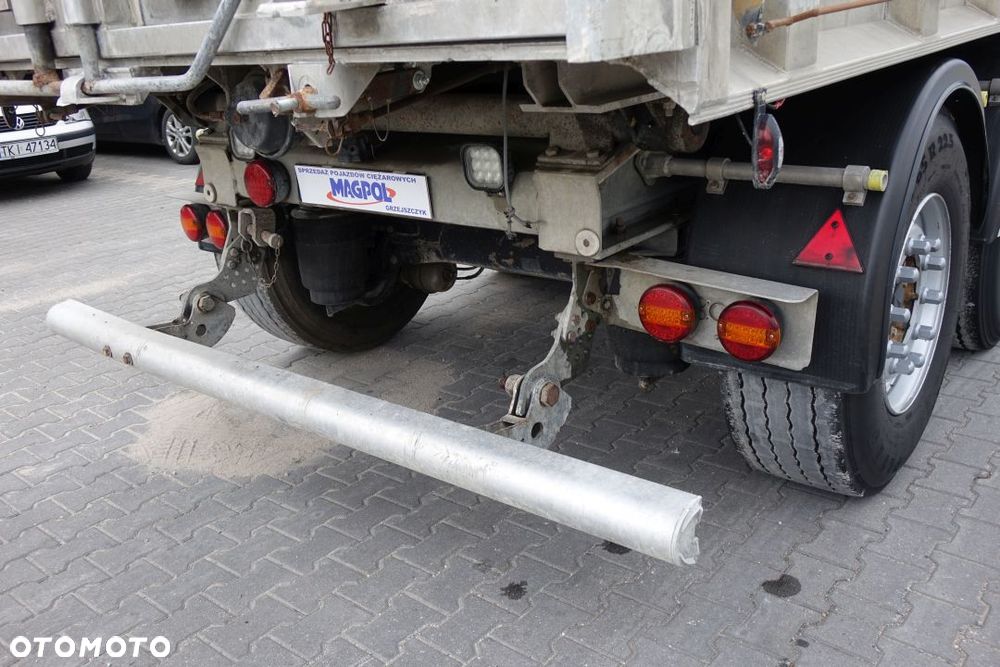Benalu WYWROTKA 48m3 / ALUMINIOWA /OSIE MERCEDES /OŚ PODNOSZONA / SZYBER ZBOŻOWY - 26