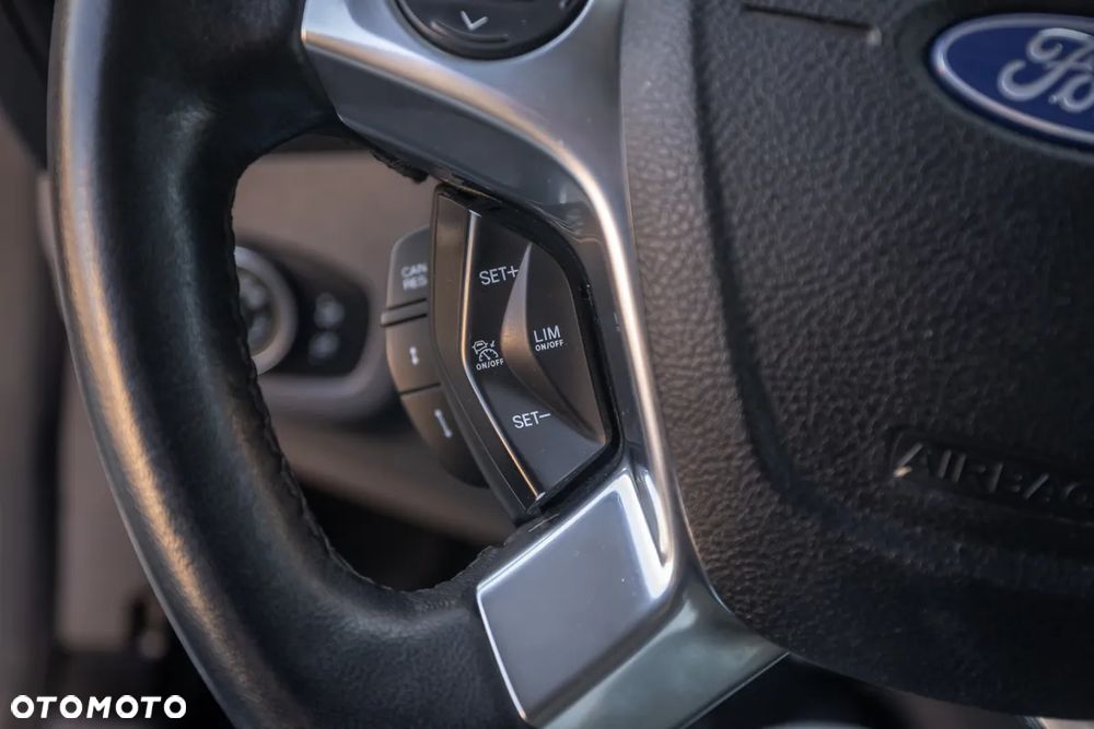 Ford Tourneo Connect Grand - 24