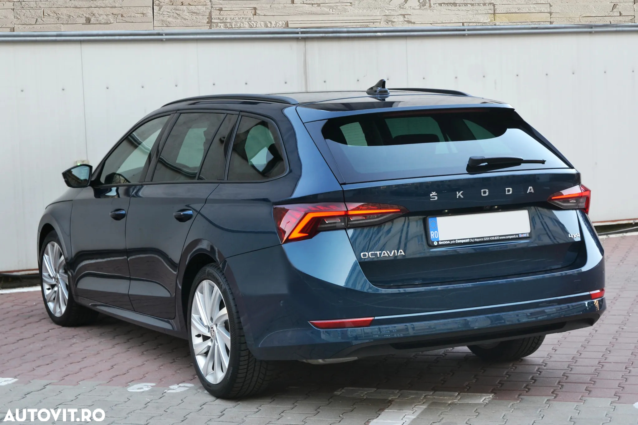 Skoda Octavia Combi 2.0 TDI DSG 4X4 Style - 5