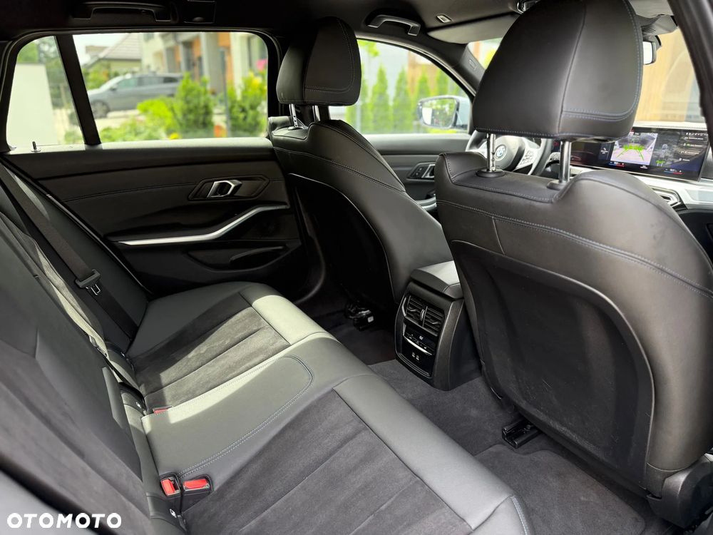 BMW Seria 3 320d xDrive Edition M Sport Shadow - 19