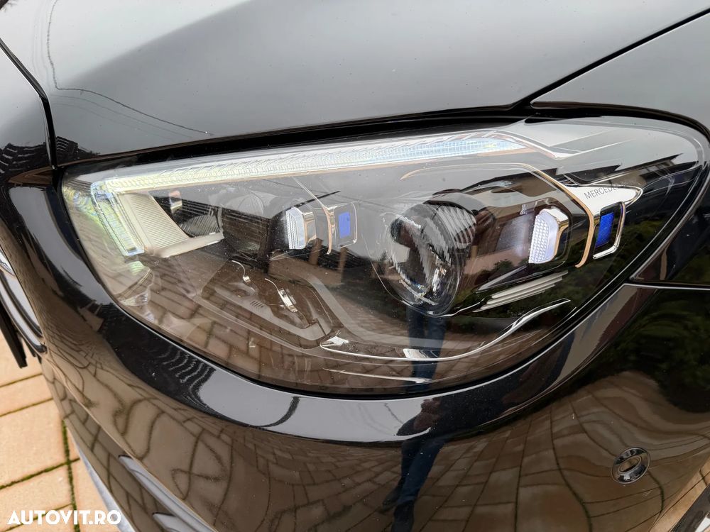 Mercedes-Benz E 300 de Aut. - 12