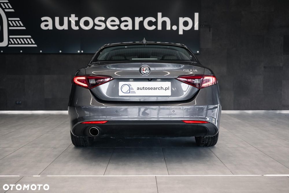 Alfa Romeo Giulia 2.0 Turbo - 6