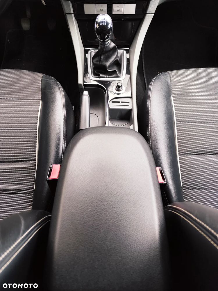 Ford Focus 1.6 Platinium X - 14