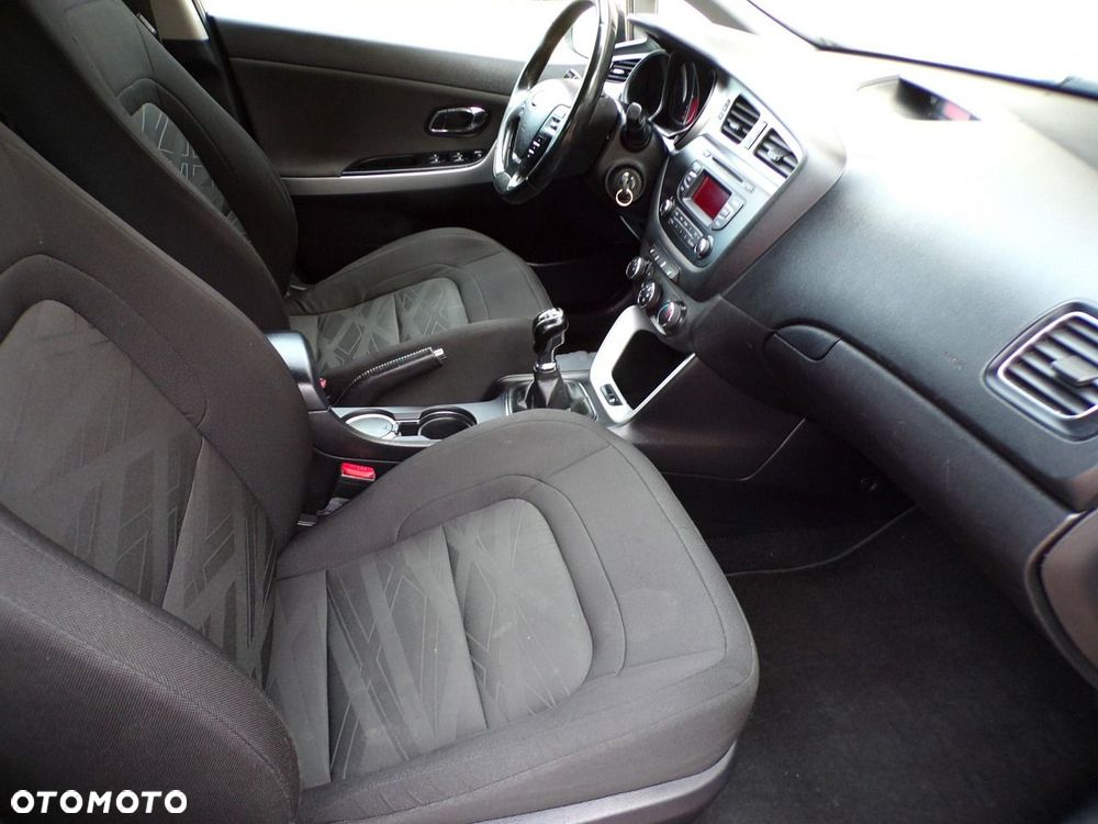 Kia Ceed - 25