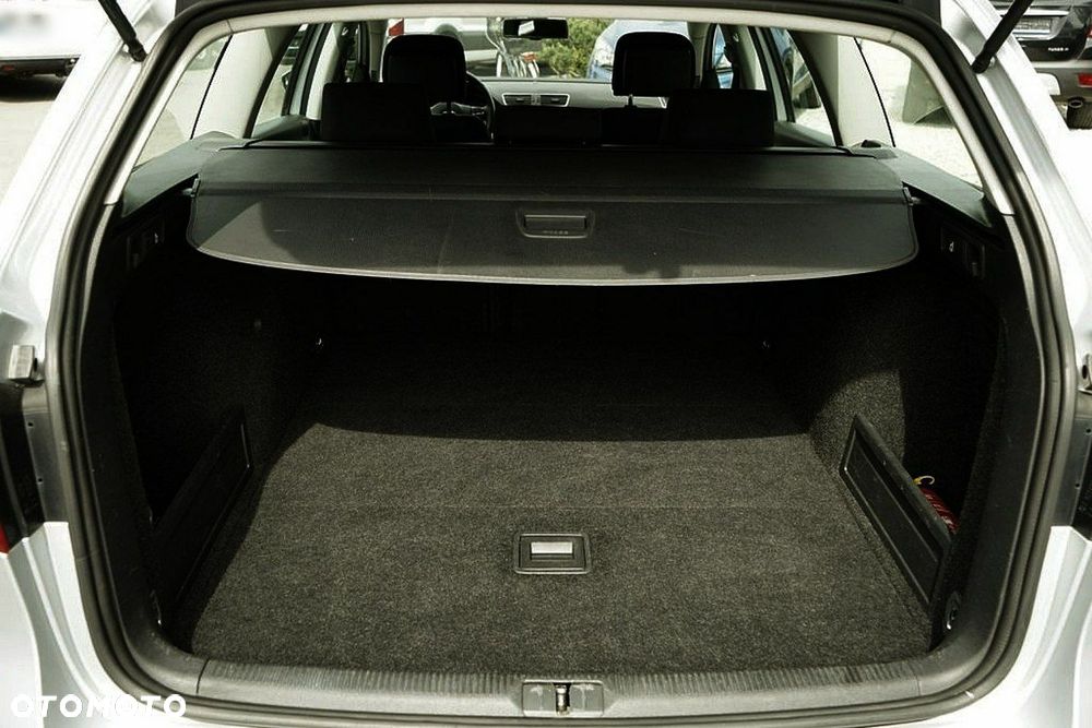 Volkswagen Passat - 31