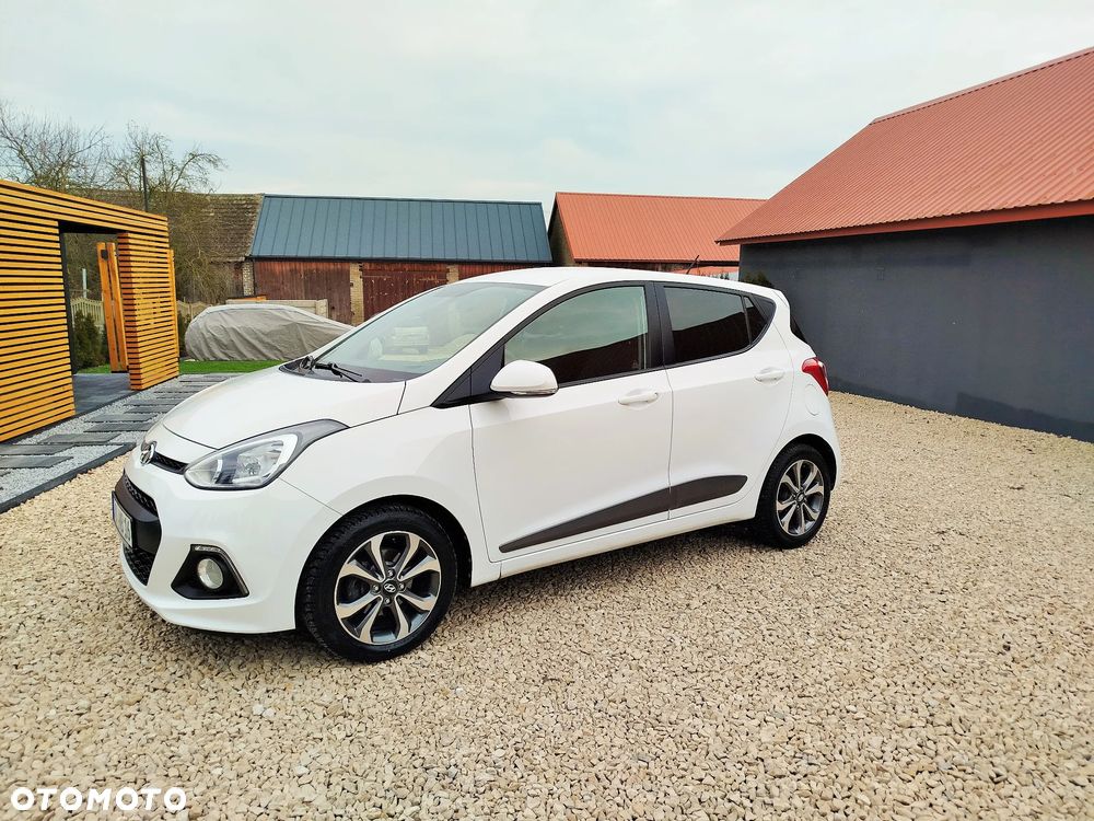 Hyundai i10 1.0 Fifa World Cup Edition - 23