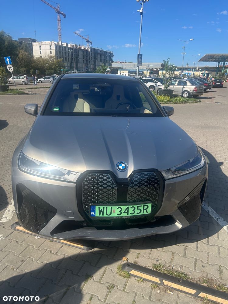 BMW iX xDrive40 76.6kWh Signature - 3