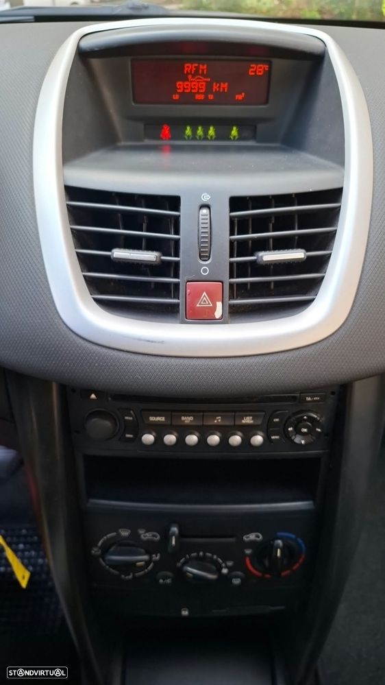 Peugeot 207 1.4 16V Trendy - 15