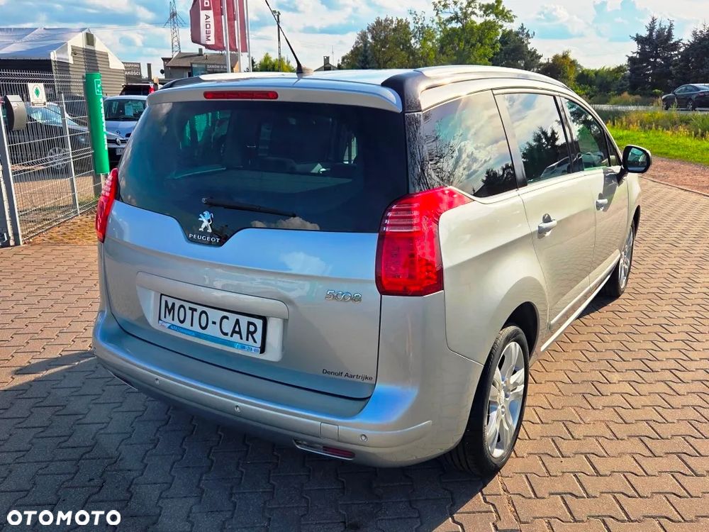 Peugeot 5008 HDI 115 Allure - 9