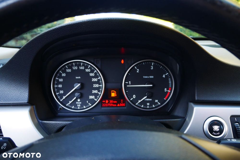 BMW Seria 3 318d - 22