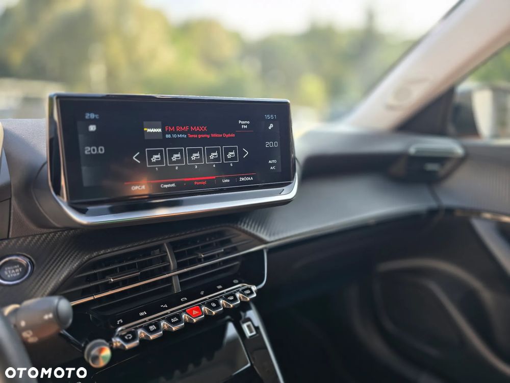 Peugeot 2008 1.2 PureTech Allure S&S EAT8 - 18