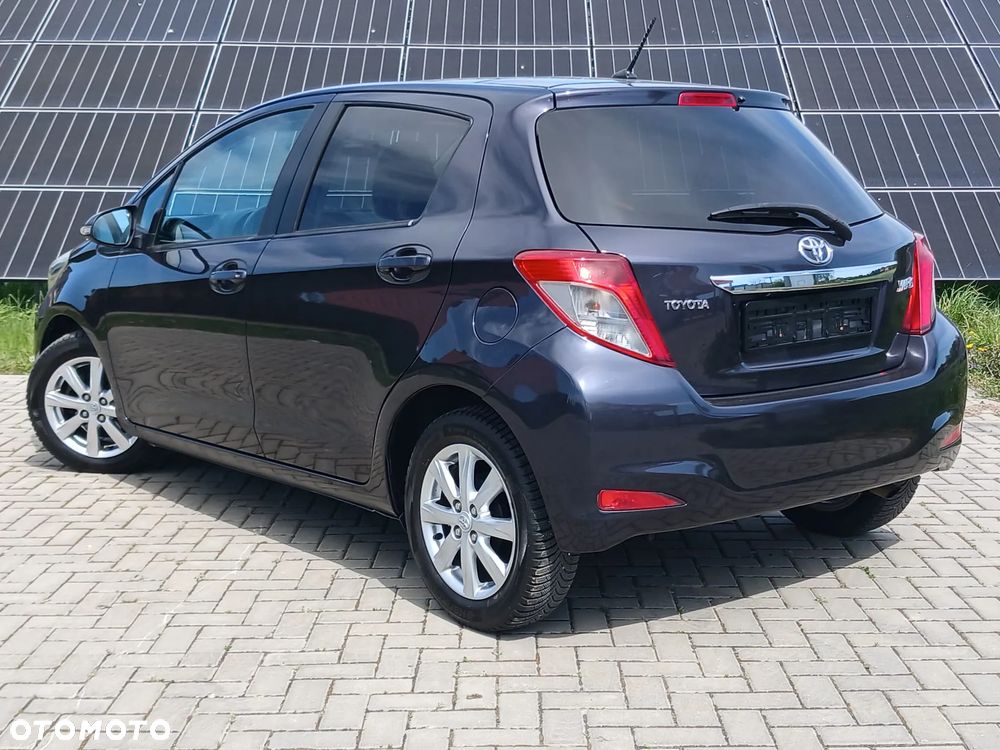 Toyota Yaris 1.33 VVT-i Lounge - 16