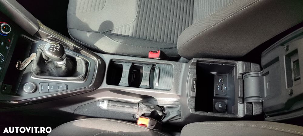 Ford Focus 1.0 EcoBoost Start Stop Titanium - 8