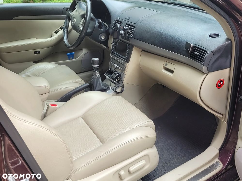 Toyota Avensis 2.2 D-4D X Premium - 6