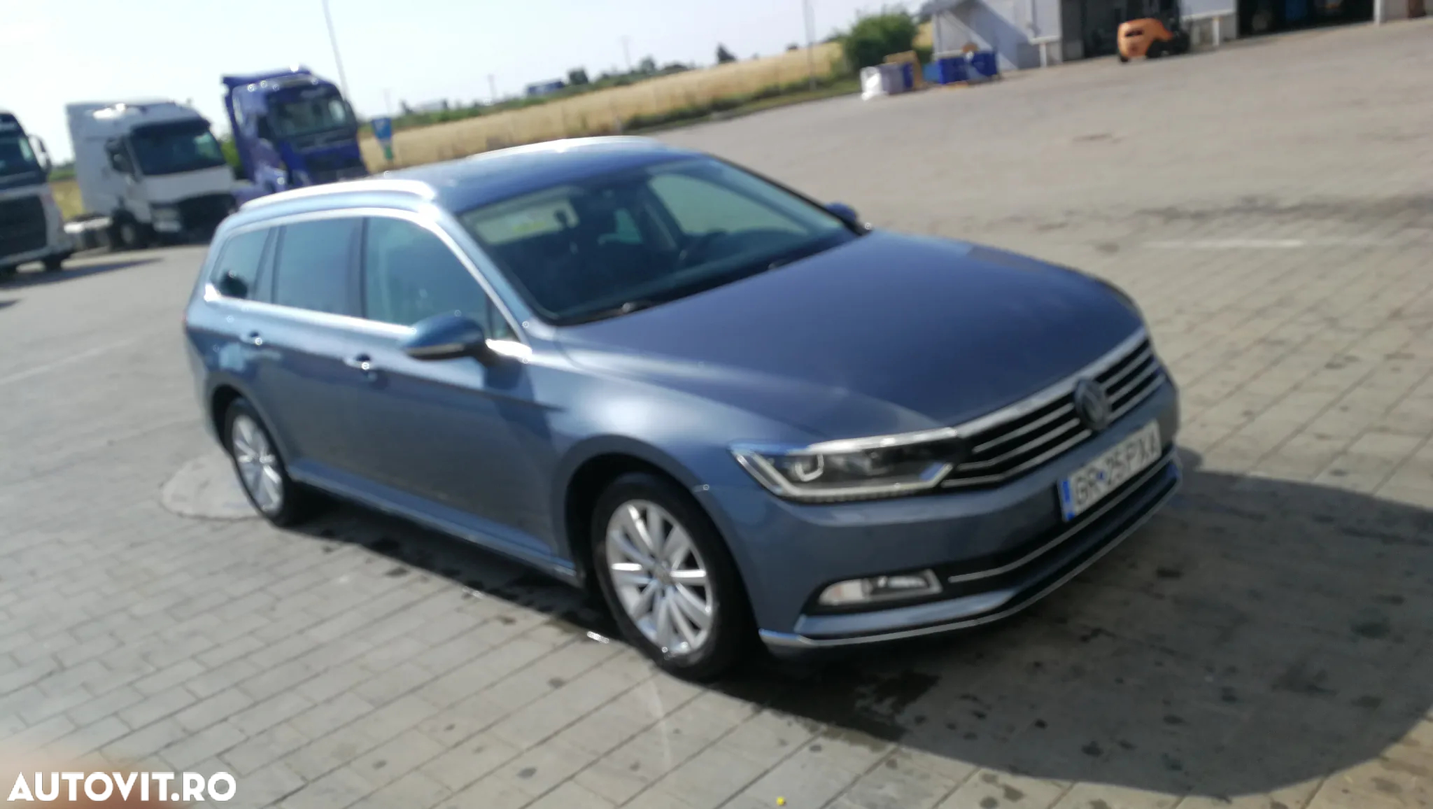 Volkswagen Passat Variant 1.6 TDI SCR DSG Conceptline - 10