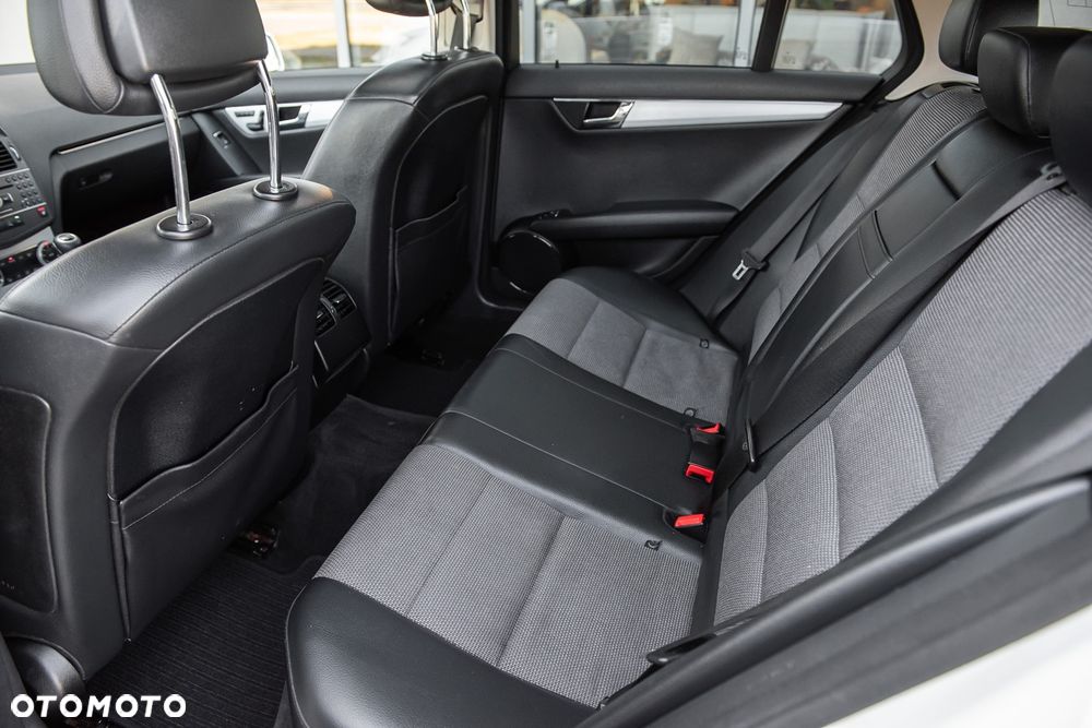 Mercedes-Benz Klasa C 200 Kompressor Avantgarde - 26
