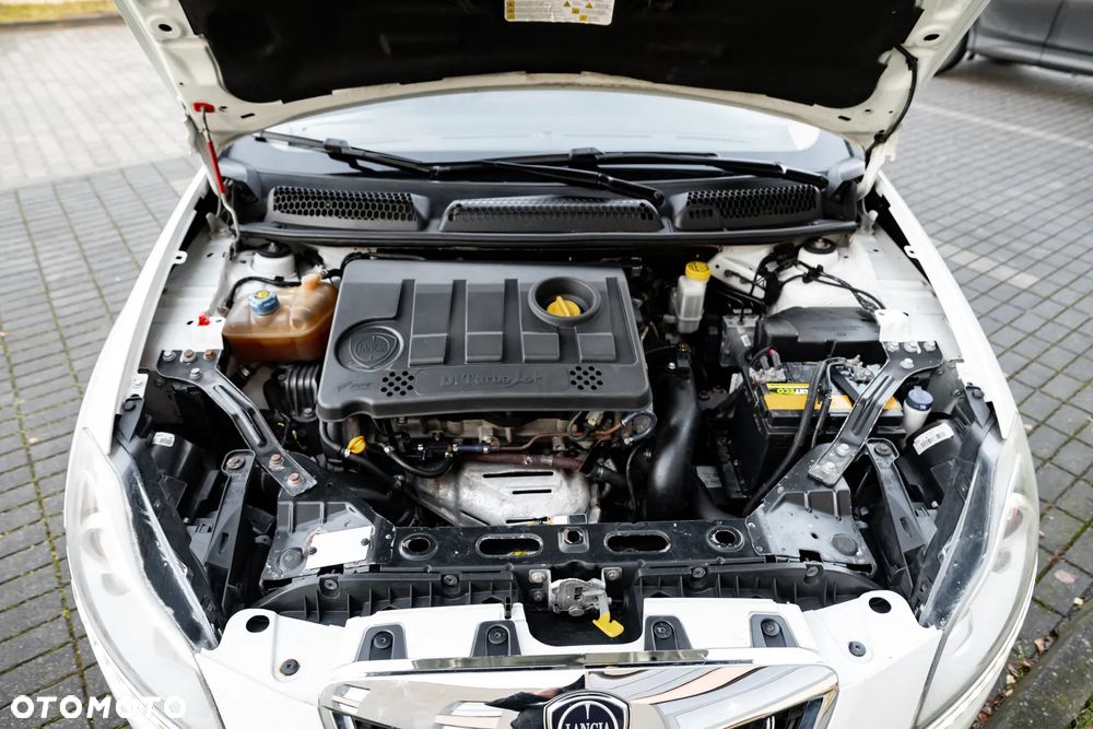 Lancia Delta 1.8 Di TurboJet 16v Automatik Platinum - 36