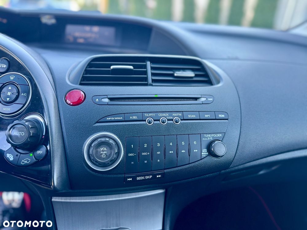 Honda Civic 1.8 Sport - 32