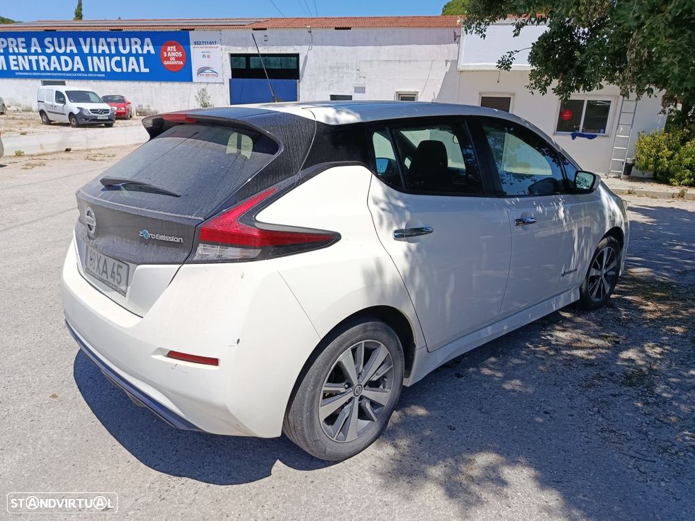 Nissan Leaf - 14