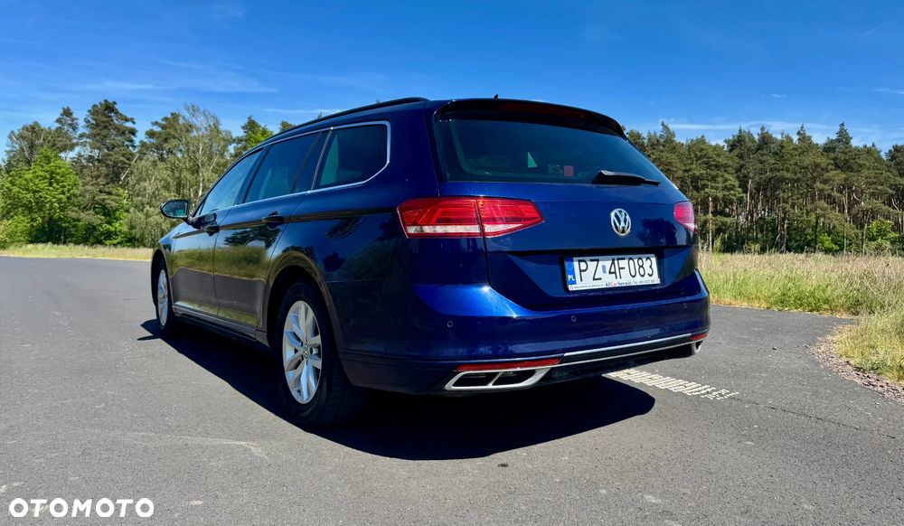 Volkswagen Passat - 4