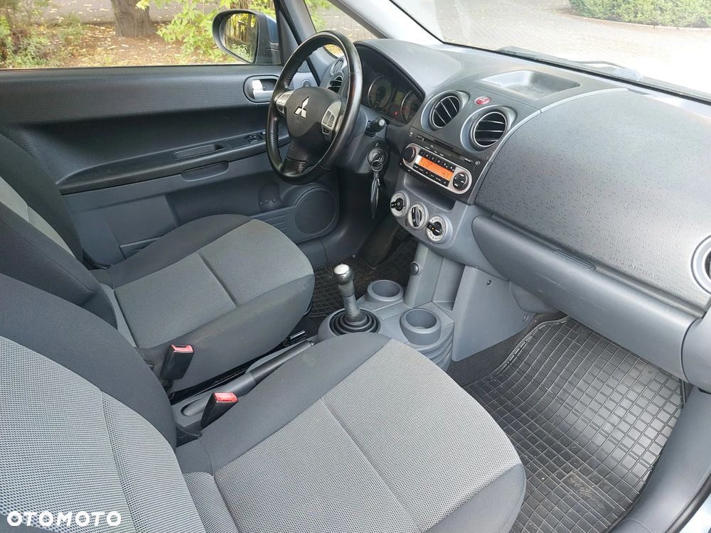 Mitsubishi Colt CZ3 1.3 Invite - 6