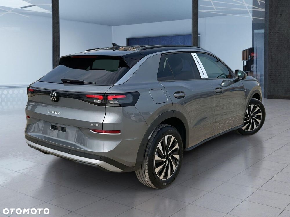 Volkswagen T-Roc - 11