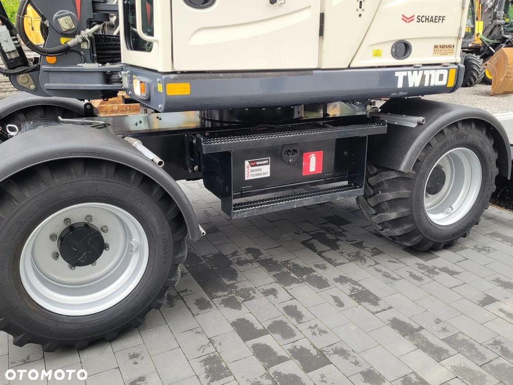 Schaeff Terex TW110 / ROTOTILT ze szczypcami / przebieg 3700h / bogate wyposażenie / - 17