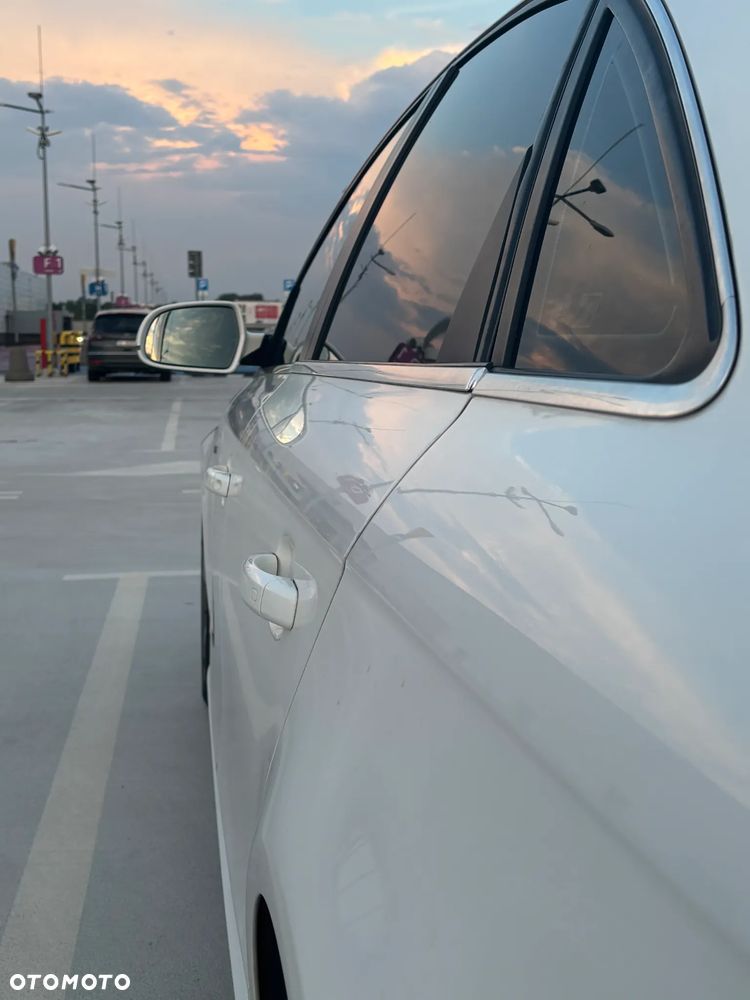 Audi A4 Limousine - 16