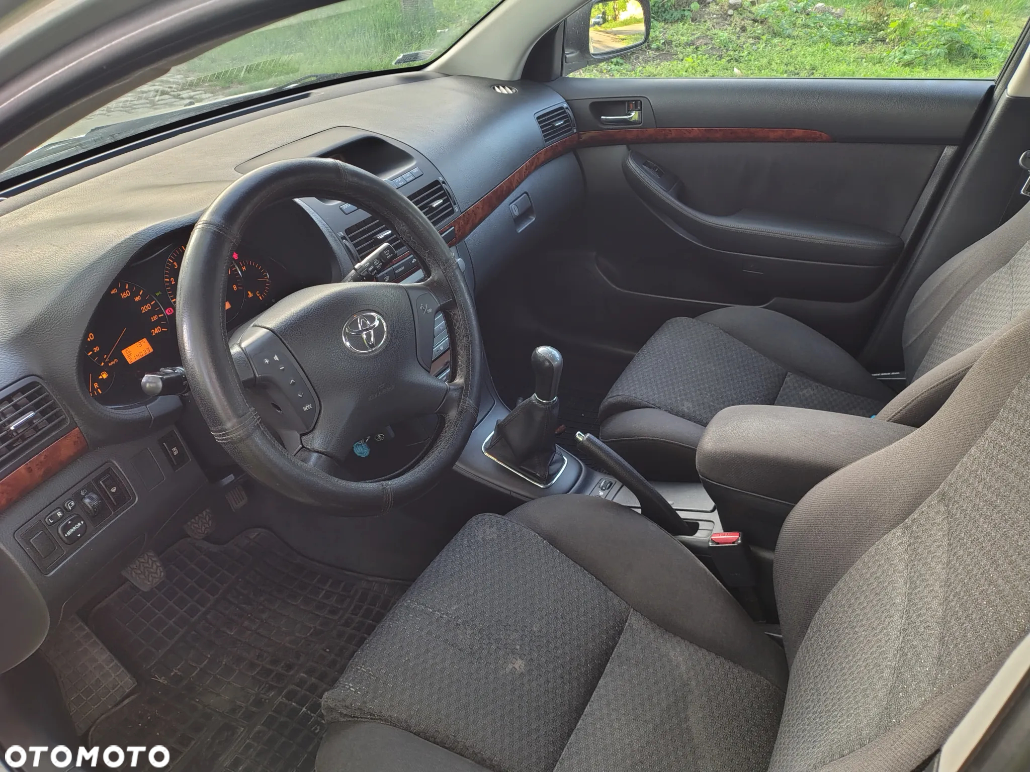 Toyota Avensis 1.8 VVT-i - 10