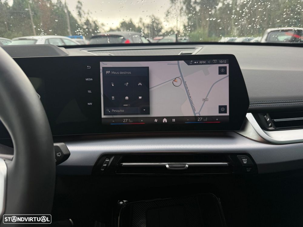 BMW iX1 eDrive20 Pack Desportivo M - 14