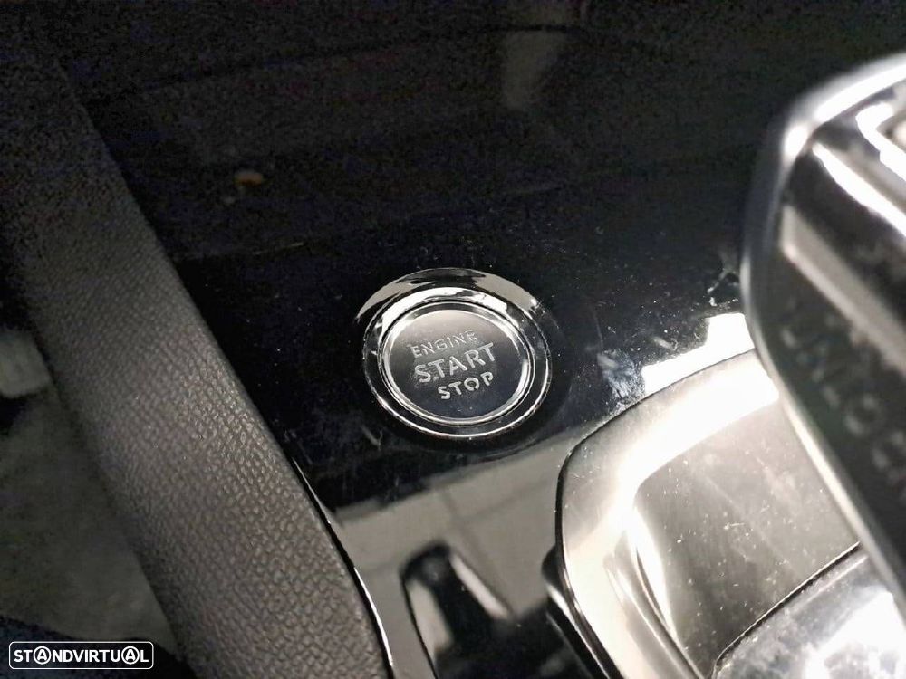 Peugeot 3008 1.2 PureTech Allure Pack EAT8 - 18