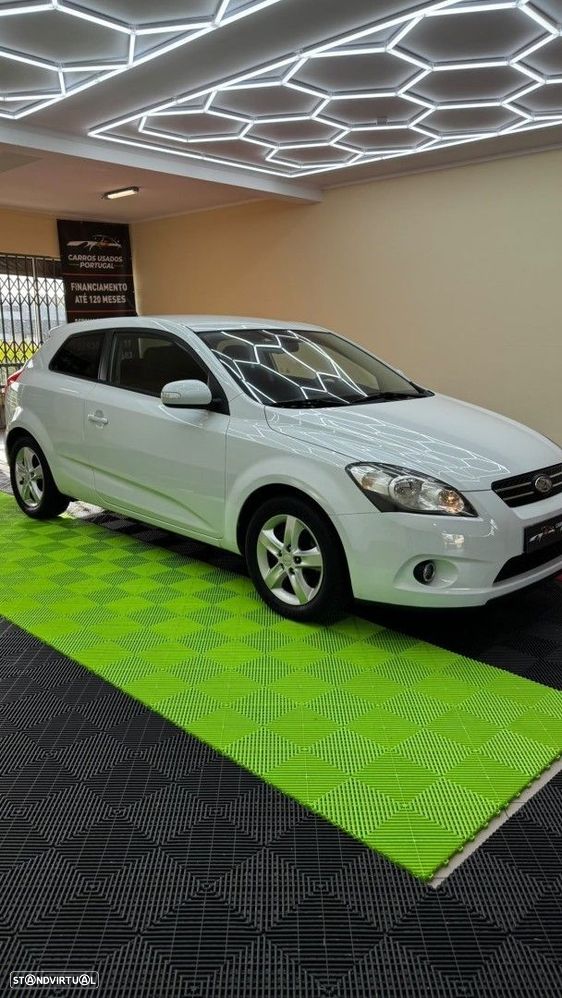 Kia Ceed S Coupé 1.4 CVVT EX ISG - 4
