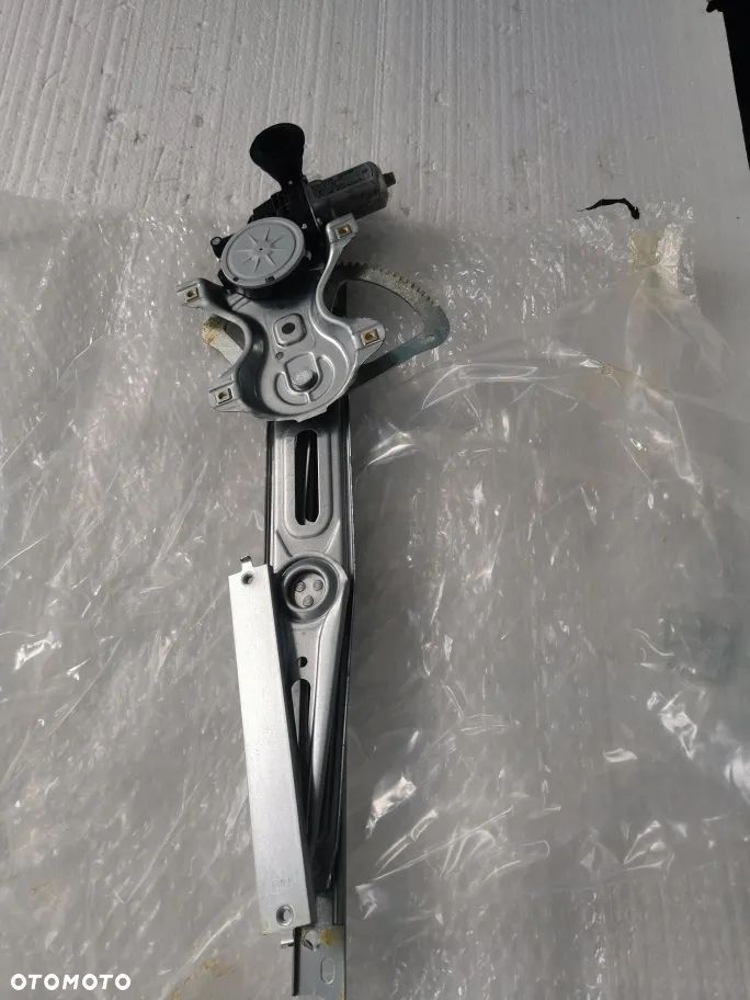 Toyota Yaris  podnośnik szyby PP 69810-0D300 - 1