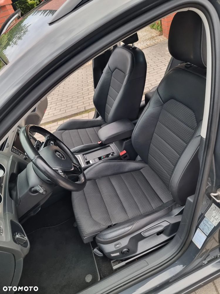 Volkswagen Golf - 12
