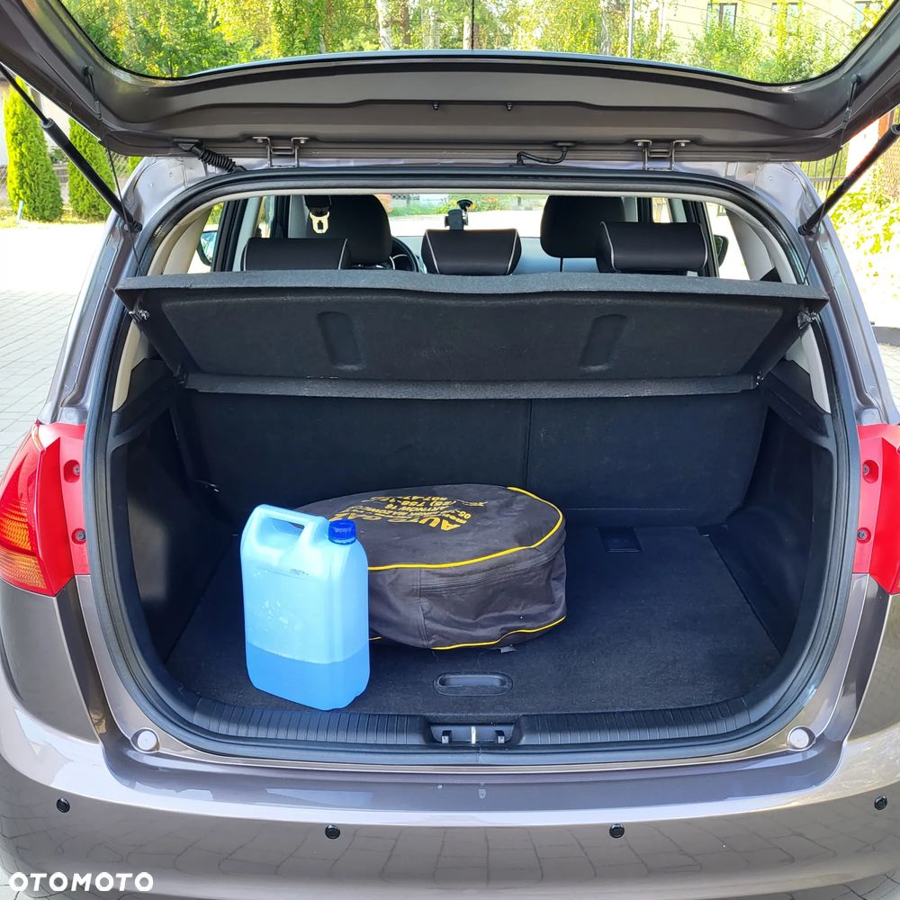Kia Venga 1.6 L - 8