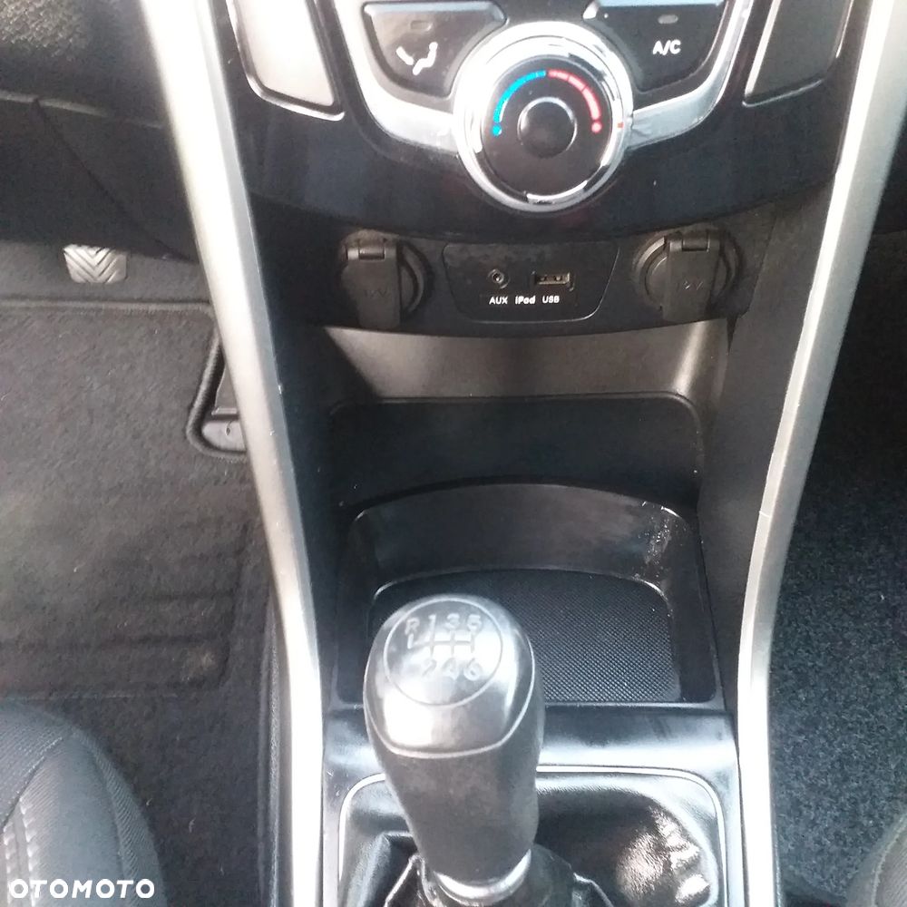 Hyundai i30 1.4 Intro Edition - 14