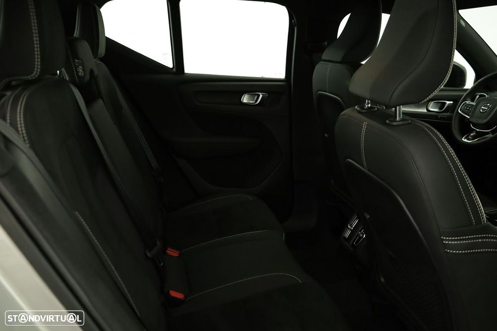 Volvo XC 40 1.5 T2 Plus Dark Auto - 24
