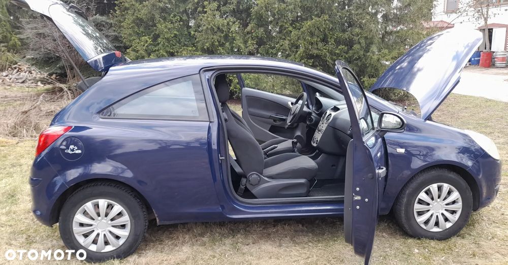 Opel Corsa 1.2 16V Essentia - 10