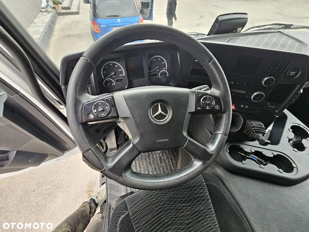 Mercedes-Benz Arocs - 19