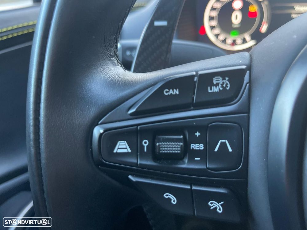 Aston Martin DBX 707 - 23