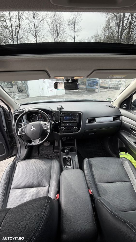 Mitsubishi Outlander - 9