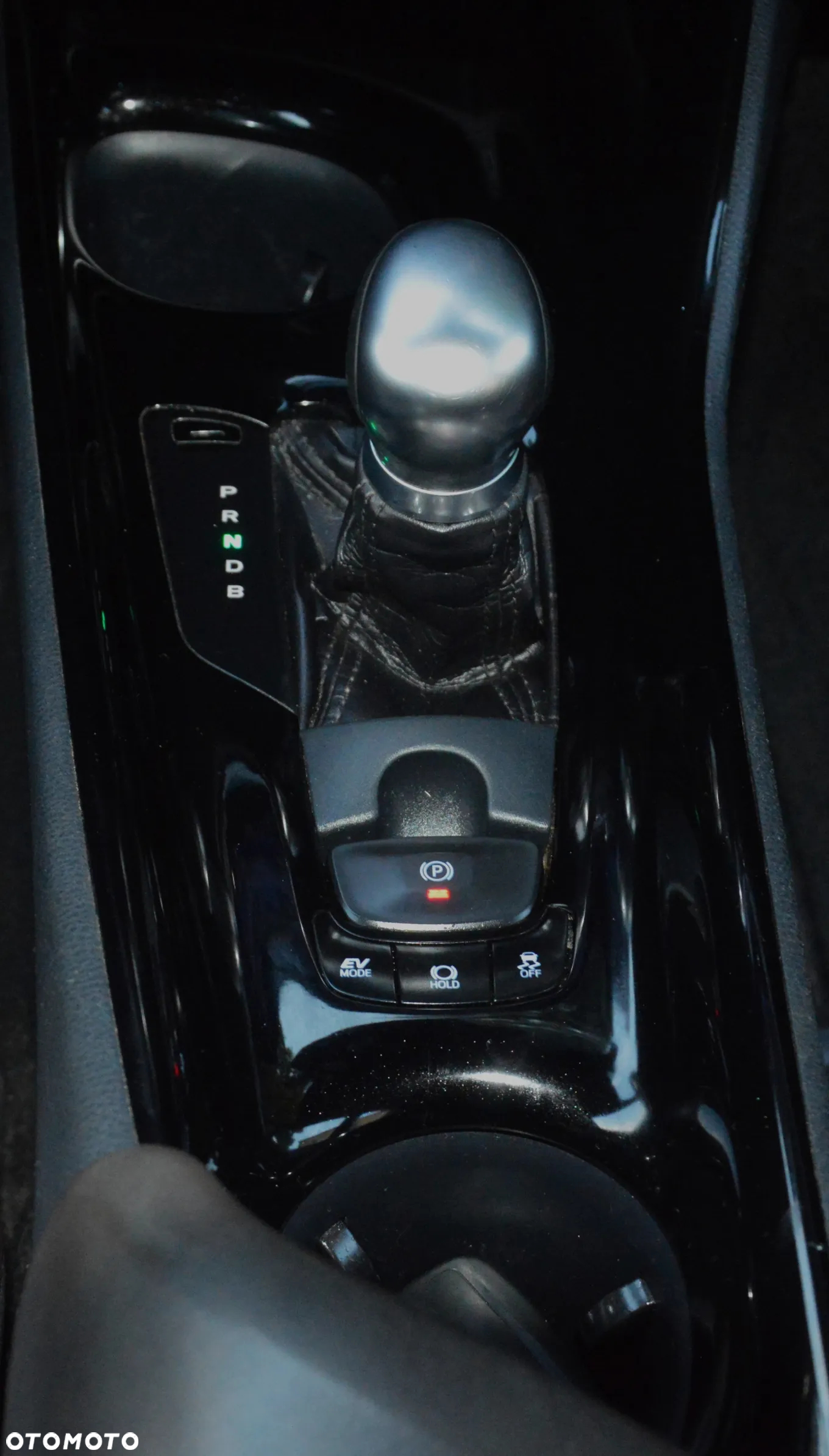 Toyota C-HR 1.8 Hybrid Premium - 30