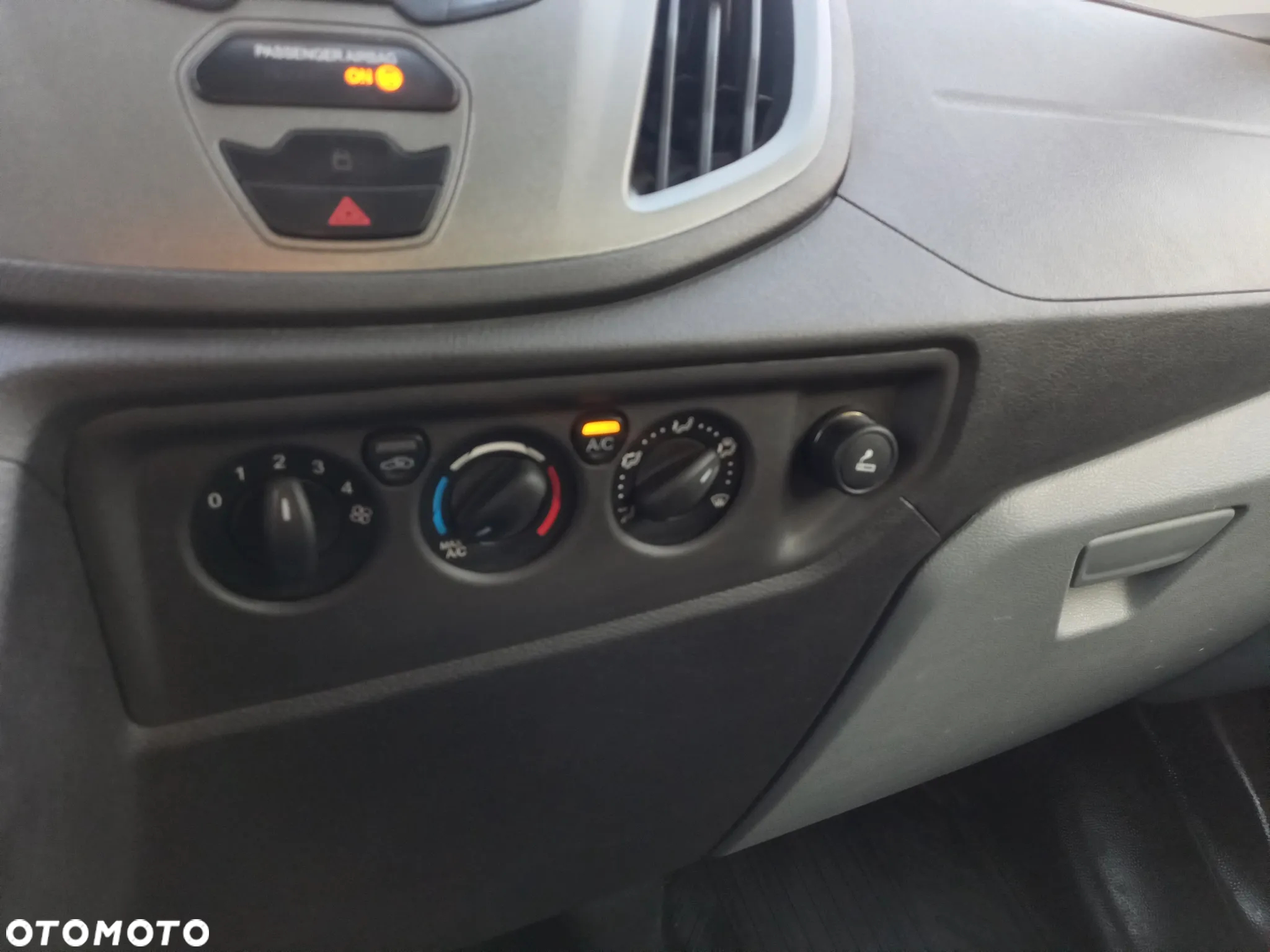 Ford Transit Skrzynia L2 - 24