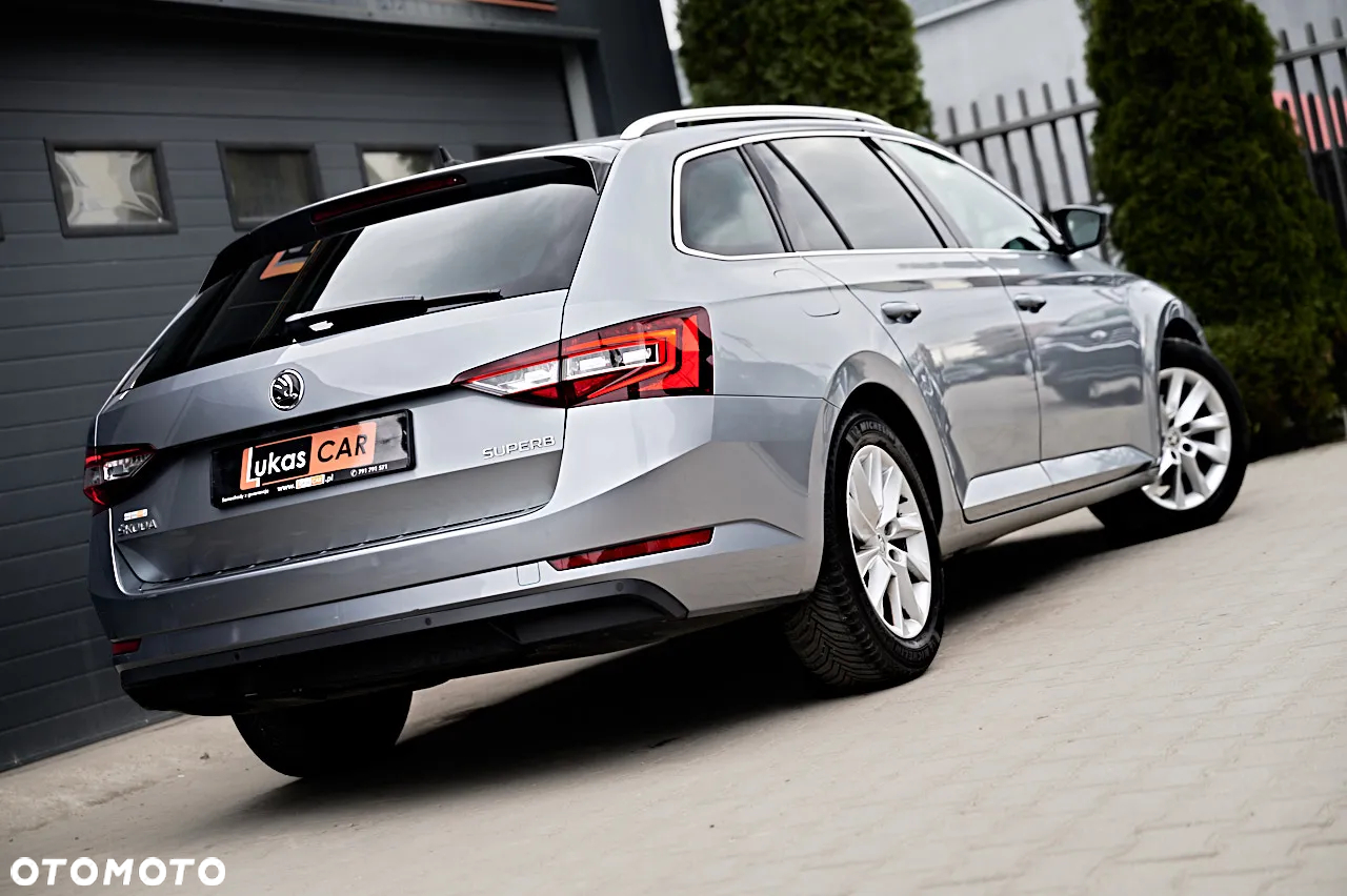 Skoda Superb 2.0 TDI DSG Premium Edition - 38